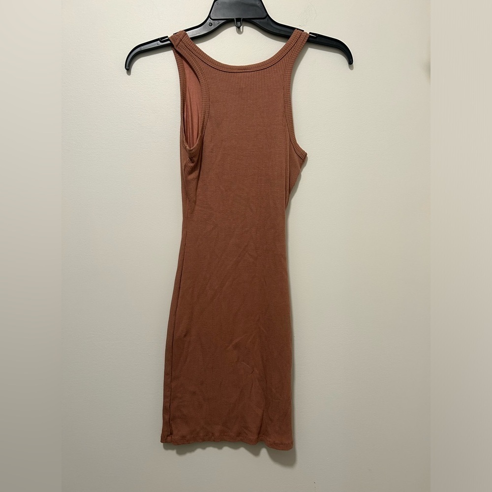windsor small tan dress! - Picture 2 of 3